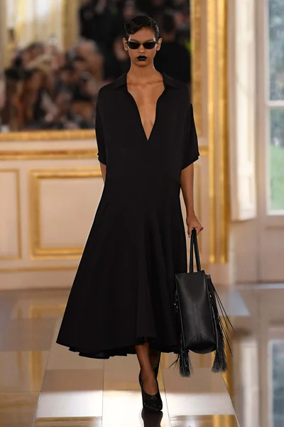 Look 18